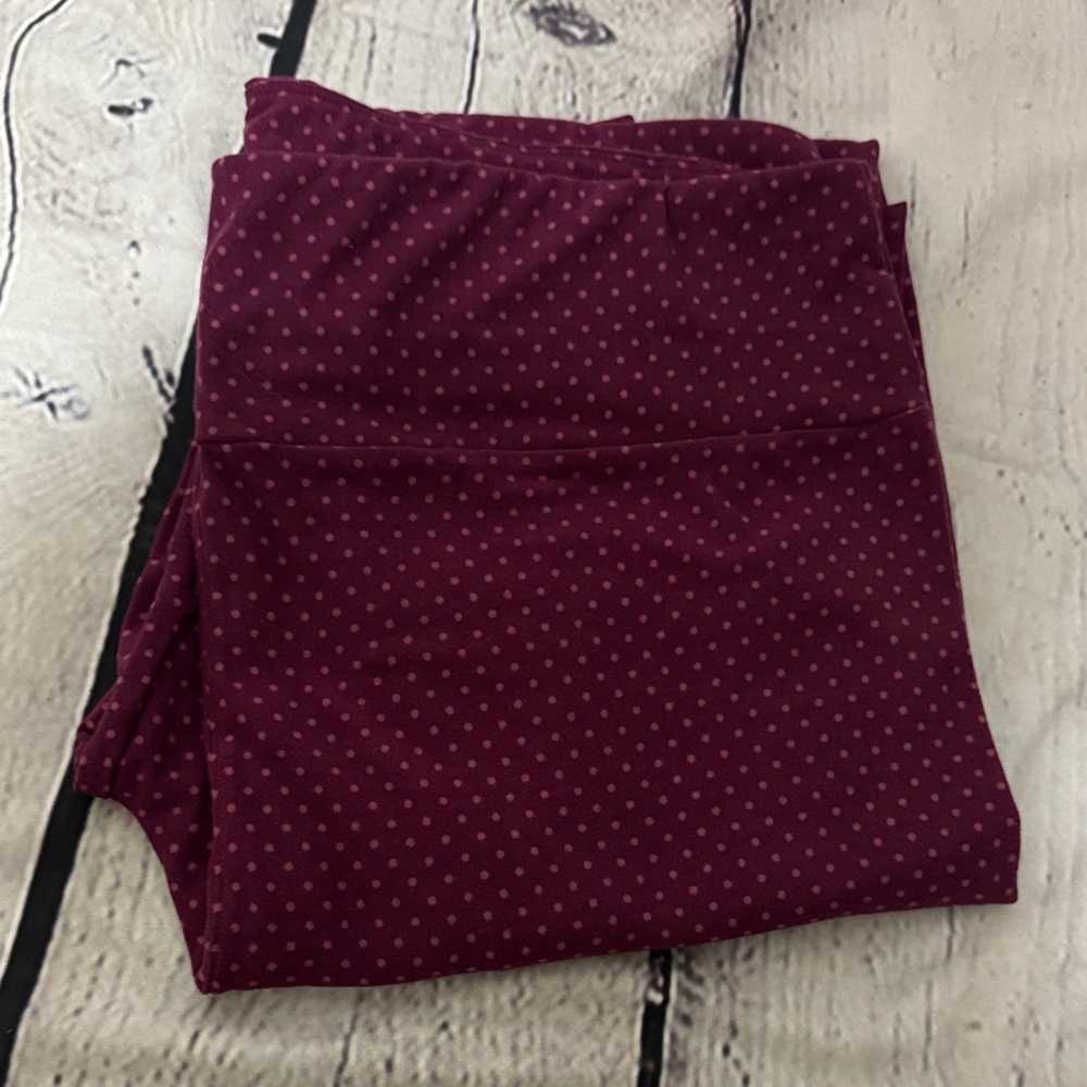 🆕 LuLaRoe TC Burgundy Polka Dot Buttery Soft Leggings